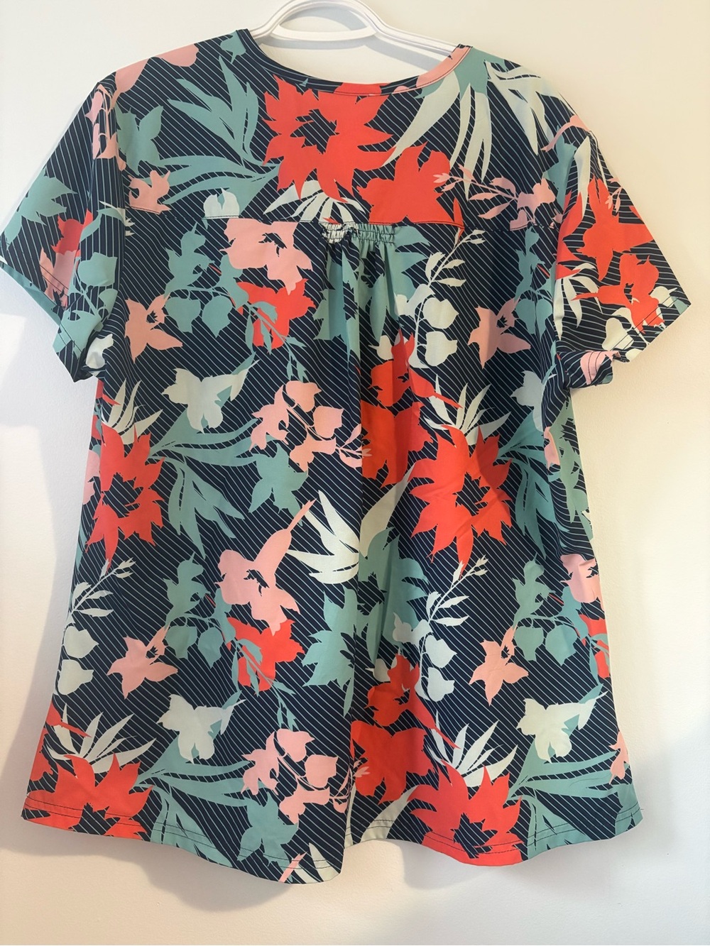 HealthPro Pattern Scrub Top - Picture 2 of 4